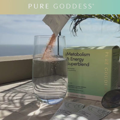 video of metabolism & energy superblend lemon flavour with mini handheld blender